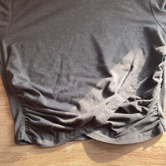 Missufe Women's Athletic Long Sleeve Shirts Cross Wrap Workout Small Crop Top - Picture 8 of 8